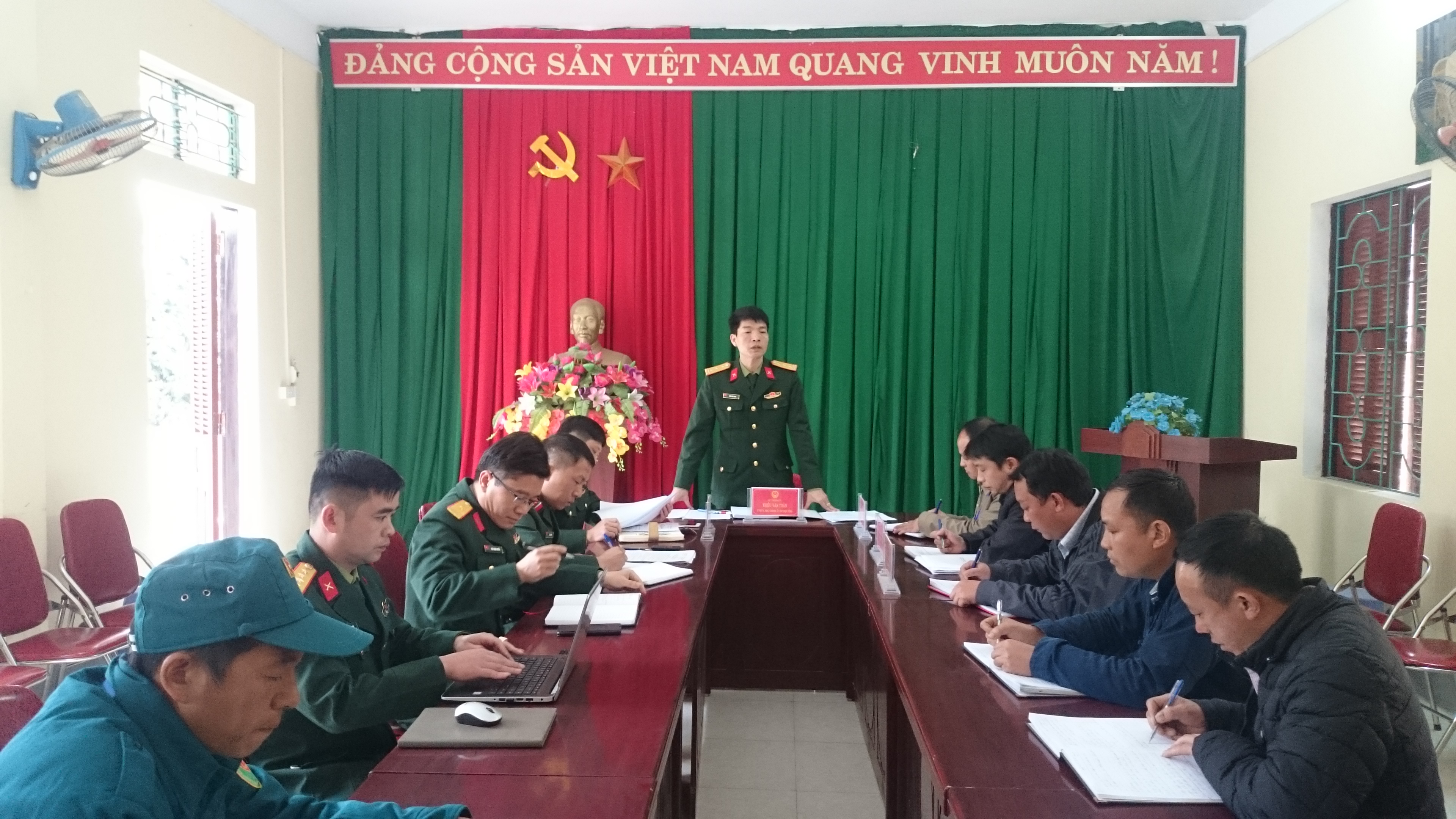 Bộ chỉ huy quân sự tỉnh làm việc với Đảng bộ xã Lũng Phìn